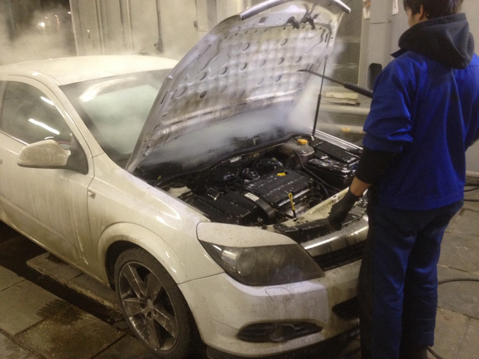Мойка двигателя паром. — Opel Astra H GTC, 1,6 л, 2010 года | мойка ...
