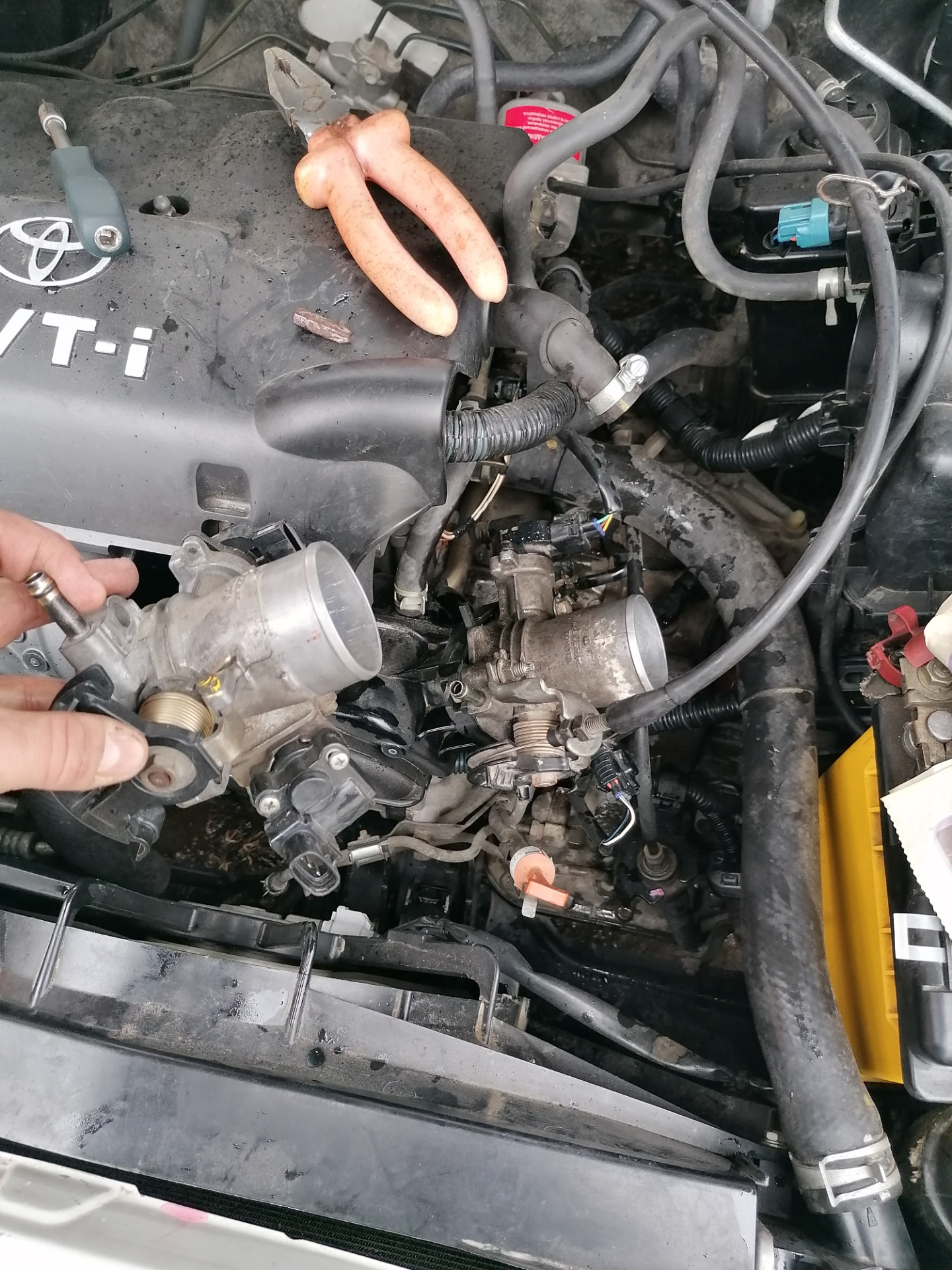 контракный дроссель, свечи, фильтра. — Toyota Corolla (120), 1,5 л ...
