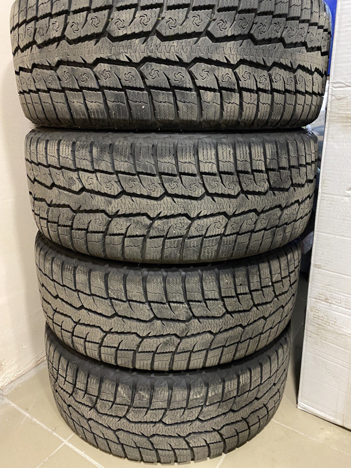 Шины зимние нешипованные Toyo 205/50 R17, литые диски Renault 7Jx17 ...