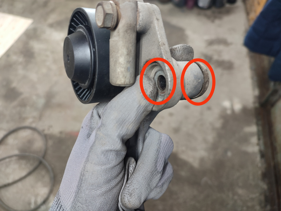 #201. Замена ролика натяжителя ремня генератора. — Lada Гранта, 1,6 л ...