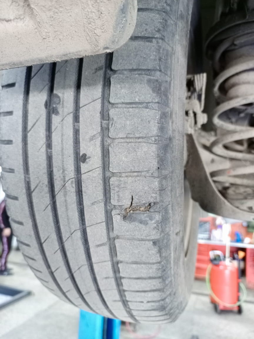 Dunlop direzza dz102 225/40 r18 92w. Goodyear vector 4 seasons gen-3 suv 225/60 r17. Дата производства шины sava. Резина 2015 года выпуска. Резина 2015 года выпуска.