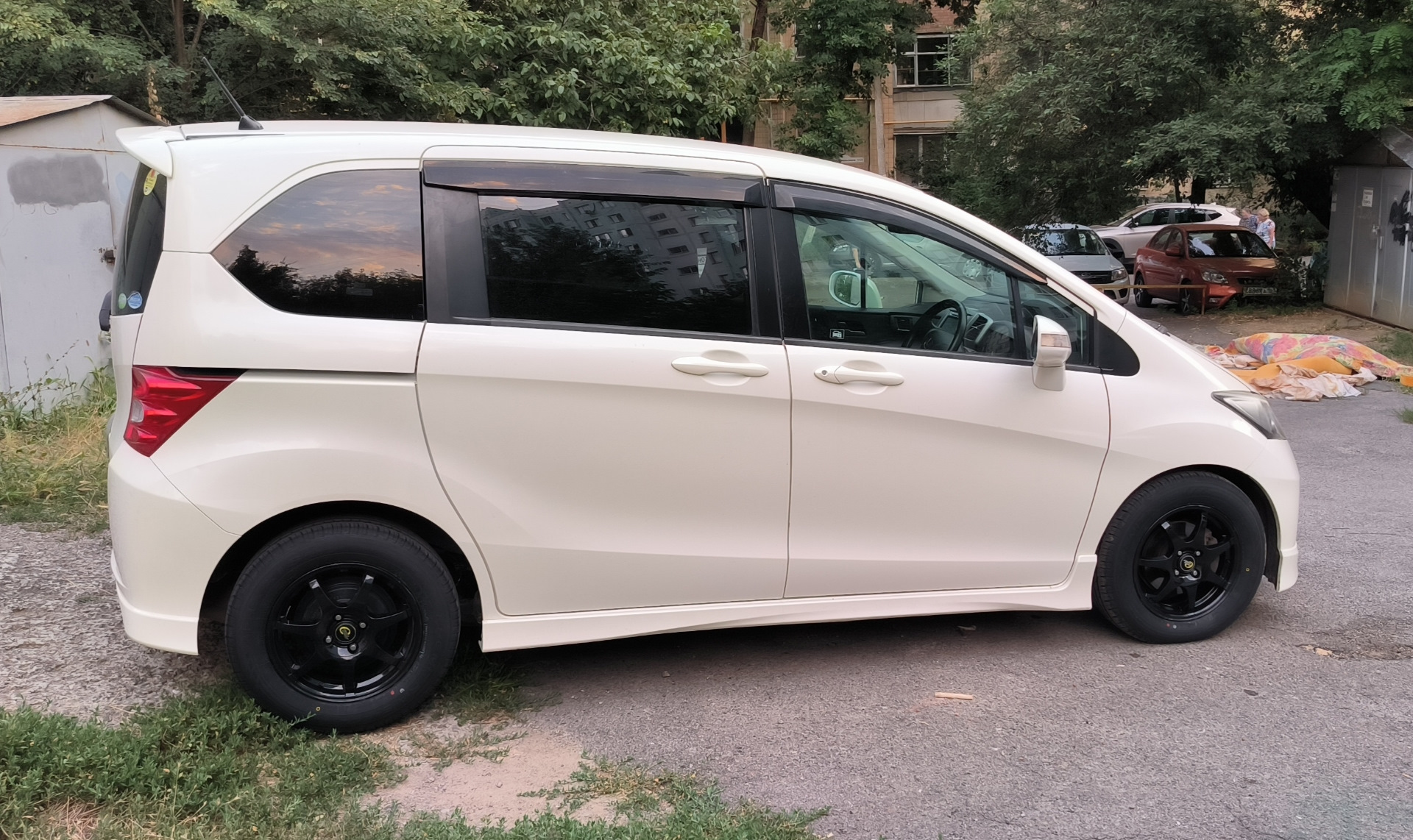 Замена колес и шин — Honda Freed (1G), 1,5 л, 2011 года | колёсные диски |  DRIVE2