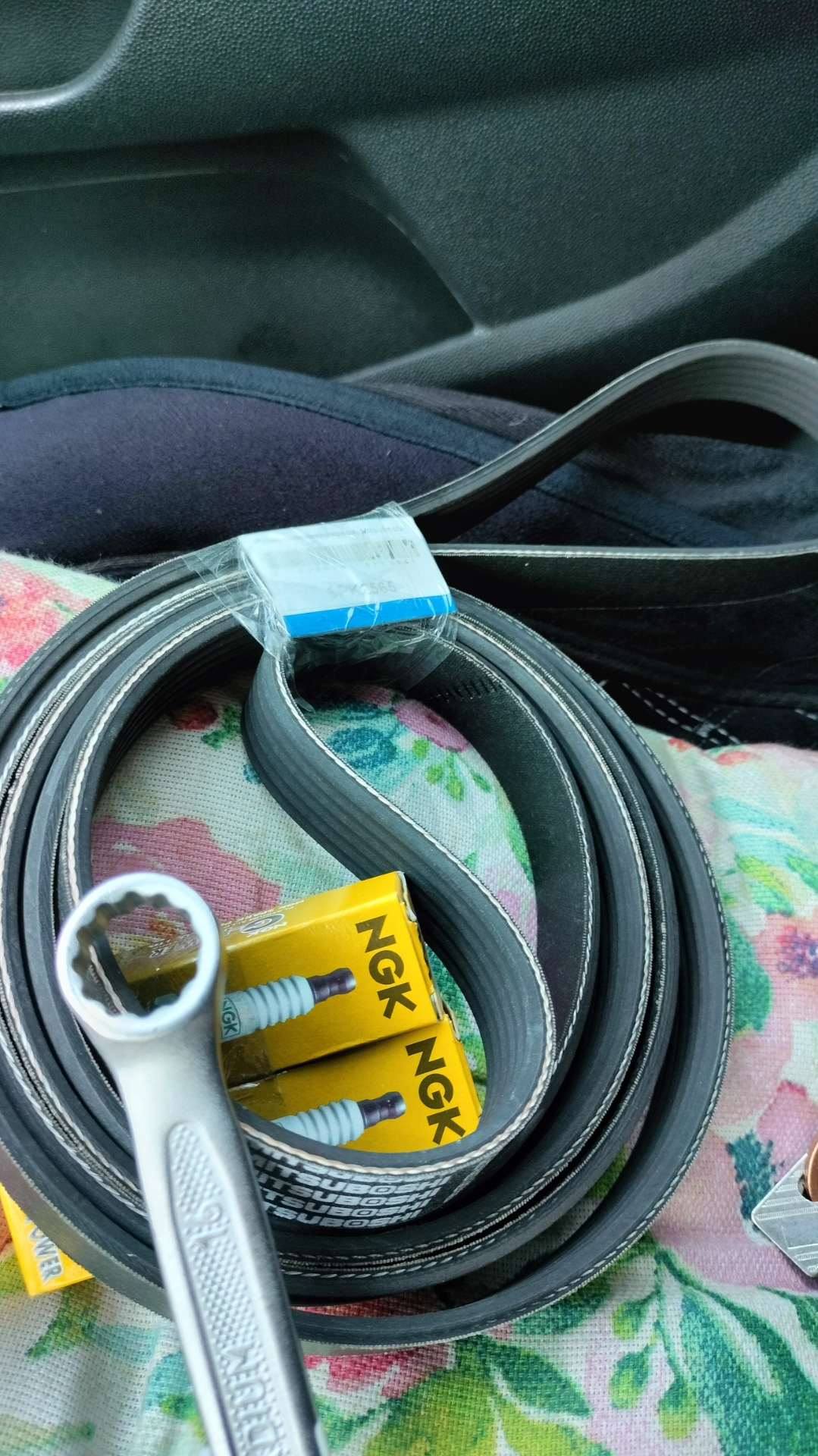 Свечи +ремень — Mitsubishi Lancer X, 1,8 л, 2008 года | запчасти | DRIVE2