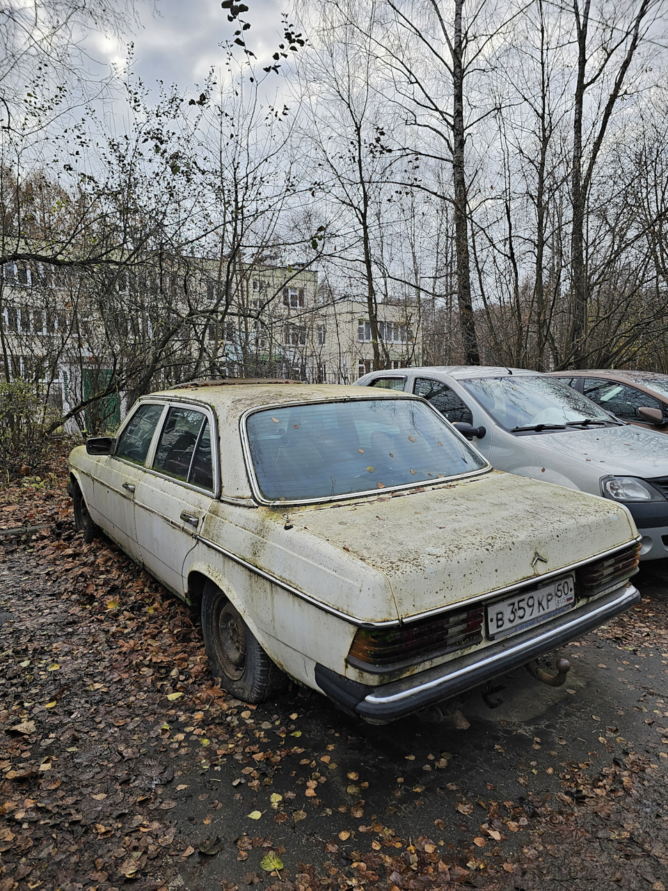 Mercedes-Benz 30 лет на одном месте — Сообщество «Брошенные Машины» на  DRIVE2