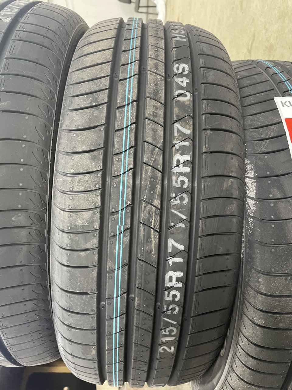 Летняя резина KUMHO ECSTA HS51 215/55/R17 — Skoda Superb Combi (Mk3), 1 ...
