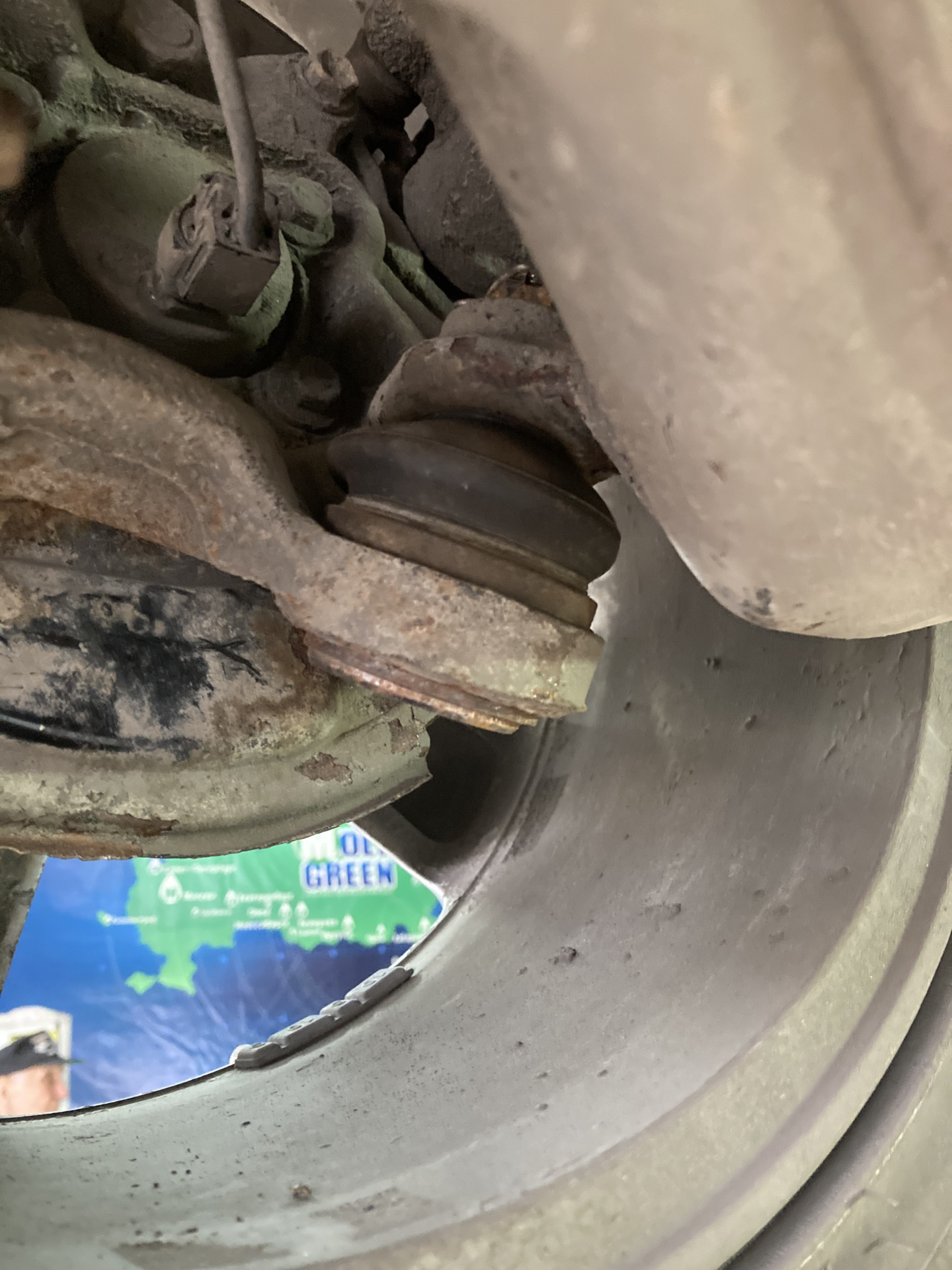 Замена шаровой задней цапфы — Toyota Caldina (241), 2 л, 2003 года ...