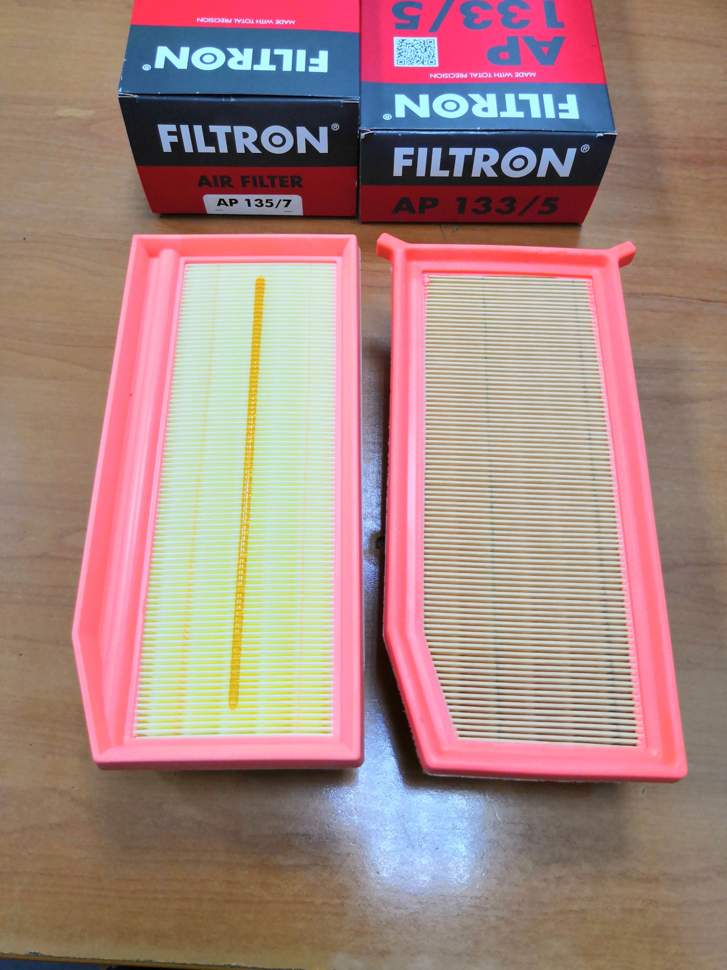Фильтр воздушный рено каптур 1.6. Фильтр FILTRON ap135/7. Фильтр воздушный Фильтрон 133/5. FILTRON AP 135/7 фильтр воздушный.