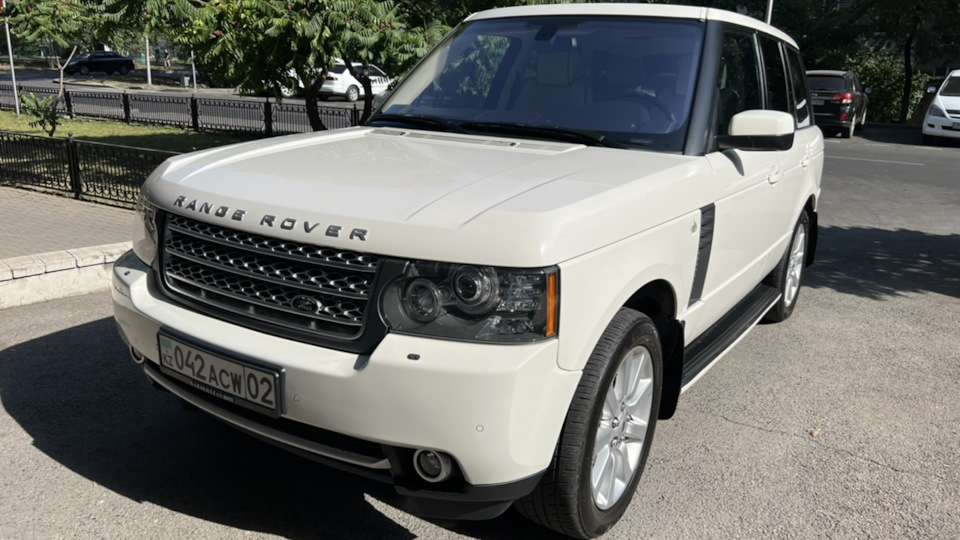 Решен белый. Рендж Ровер 2004 года. Range Rover 2022. Ранге Ровер 2022. Рендж Ровер спорт 2022.