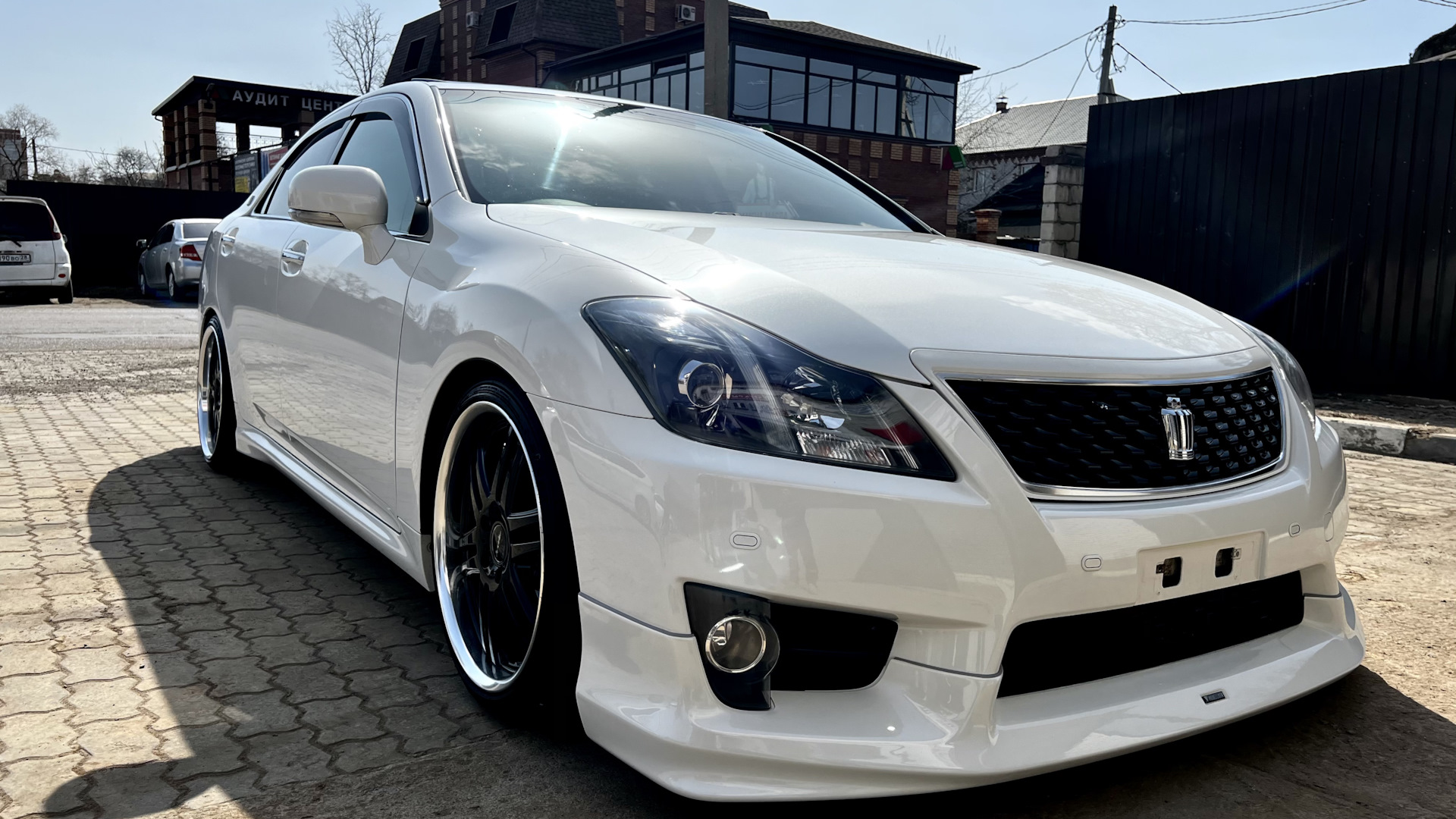 Toyota Crown (S200) 2.5 бензиновый 2010 | ATHLETE 🔝 на DRIVE2