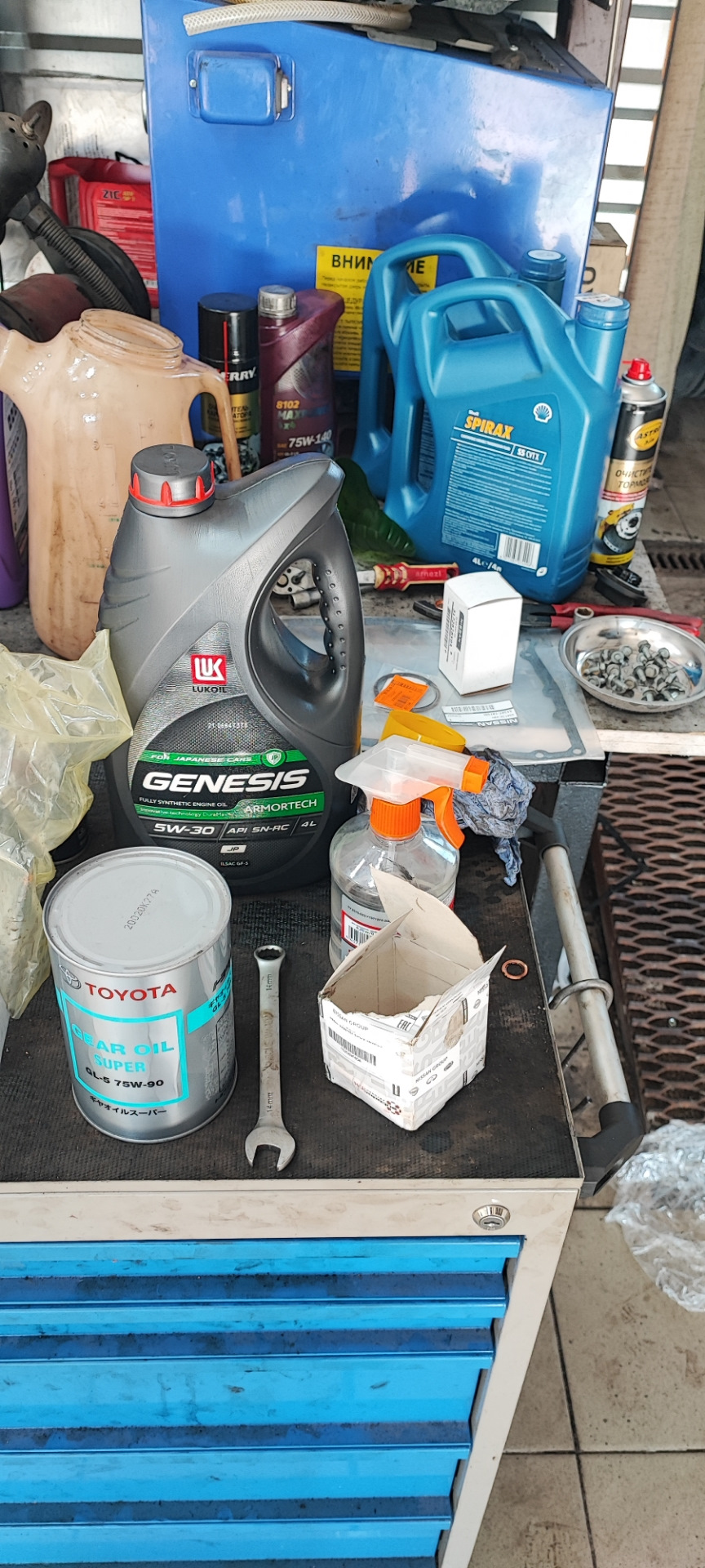 ТО-4(60), замена масла в вариаторе, угловом редукторе и редукторе ...