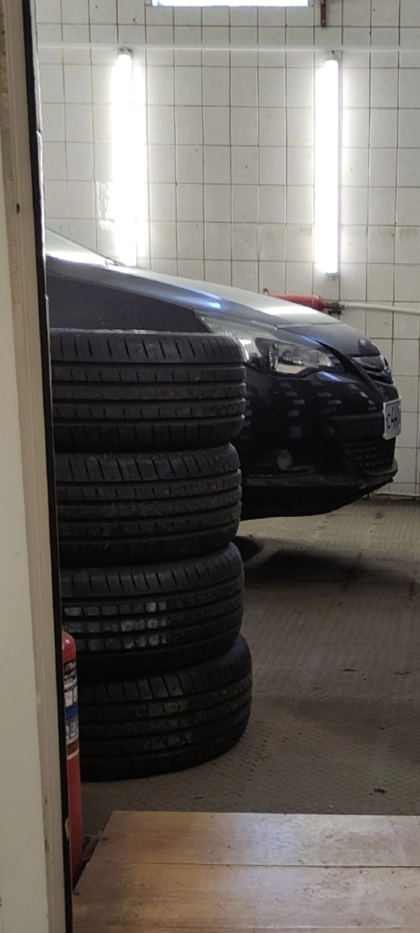 Пришла весна, ставим китайские шины — Opel Astra J GTC, 1,4 л, 2013 ...