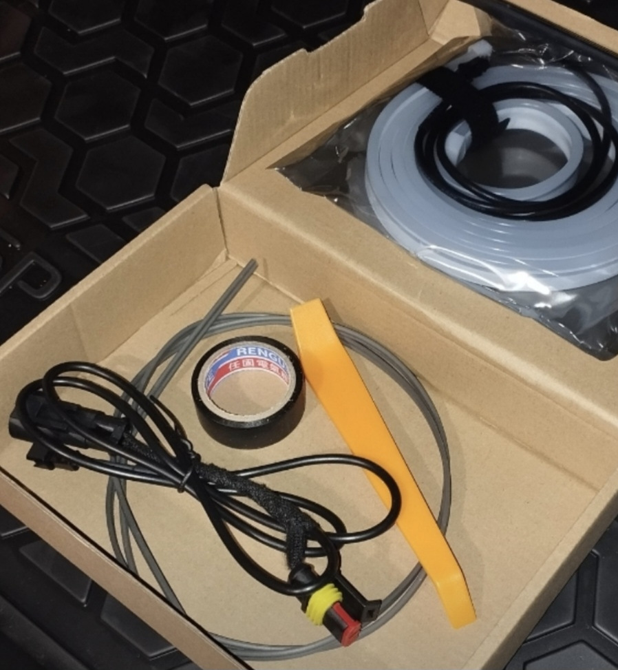 большой плюс, что всё подкл штатно — без резки проводов и т.п. как с завода — Changan Uni-K