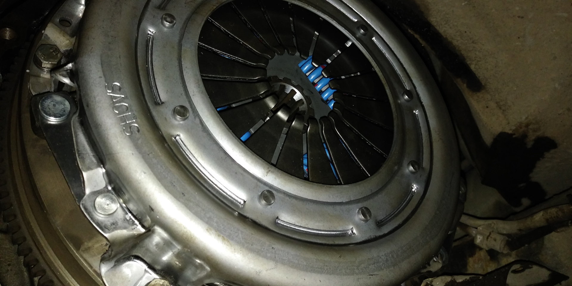 Подшипник в маховике УАЗ Карго. Новое сцепление SACHS. — УАЗ Cargo, 2,7 ...