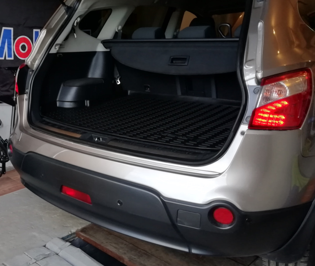 Коврик в багажник Nissan Qashqai +2 REZKON Полиуретан. — Nissan ...