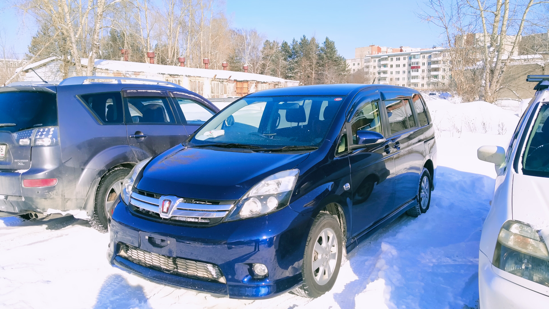 Toyota Isis 1.8 бензиновый 2016 | на DRIVE2