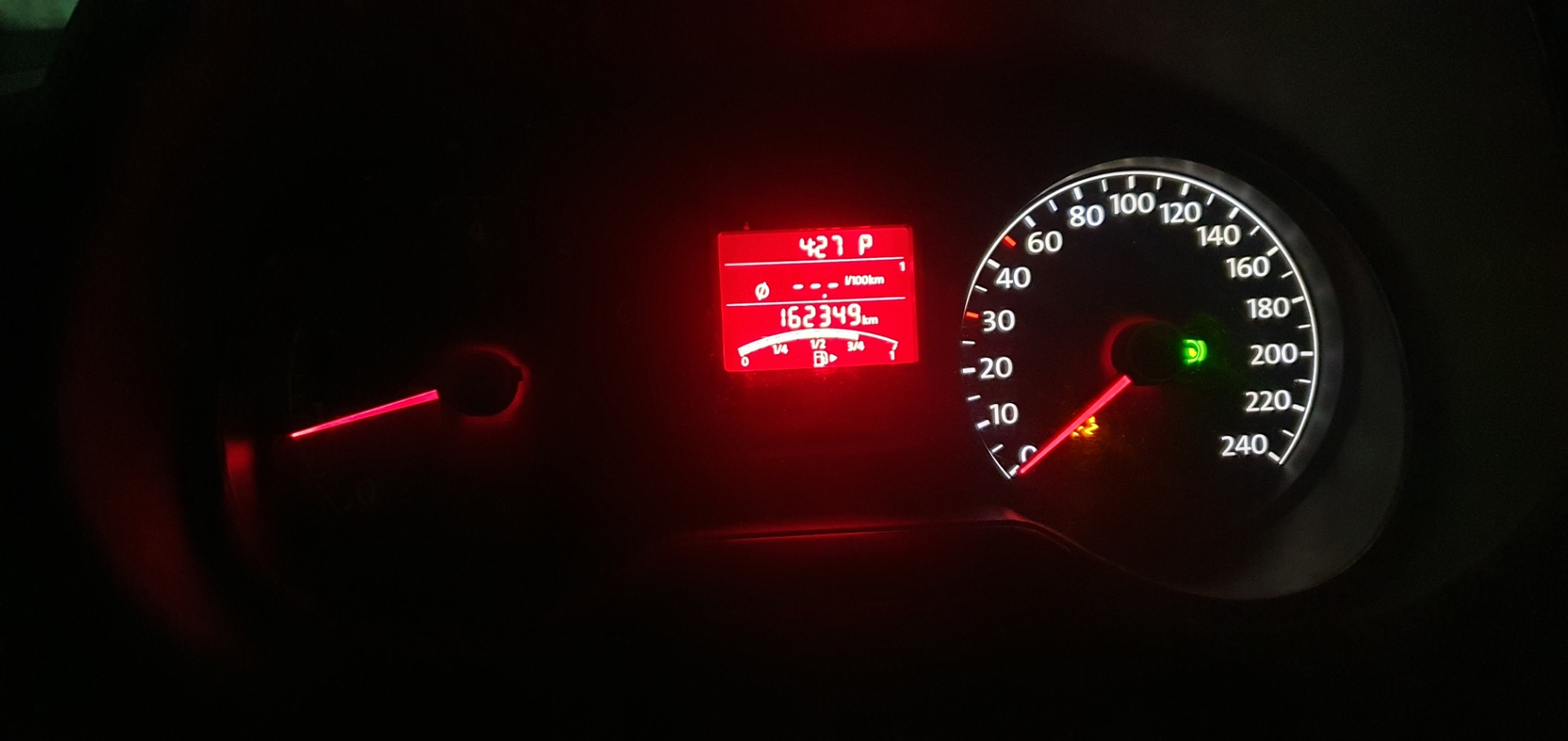 Поло седан 2015 спидометр. Сколько литров в баке поло 2021. Отсечка тахометр тигуан. Тахометр фольксваген поло 2021. Тахометр фольксваген поло 2021.