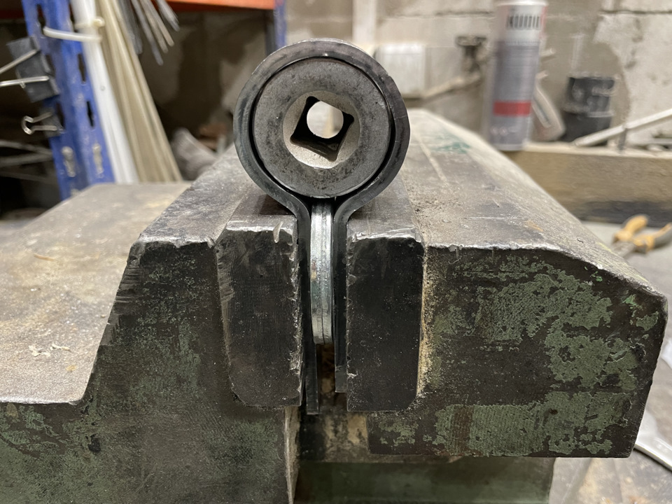 а еще нужно оставить зазор между пластинами — ГАЗ 67