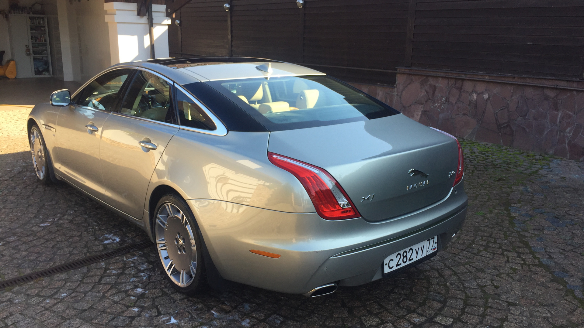 Jaguar XJ Mark 4