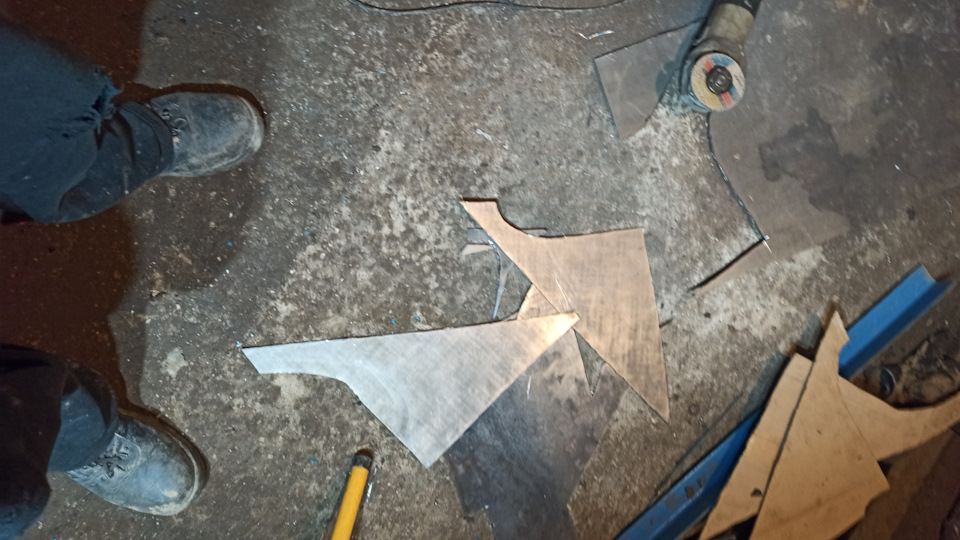 #1кузов:Усиление задка нивы профилем с нишей под инструмент — LADA 4x4 ...