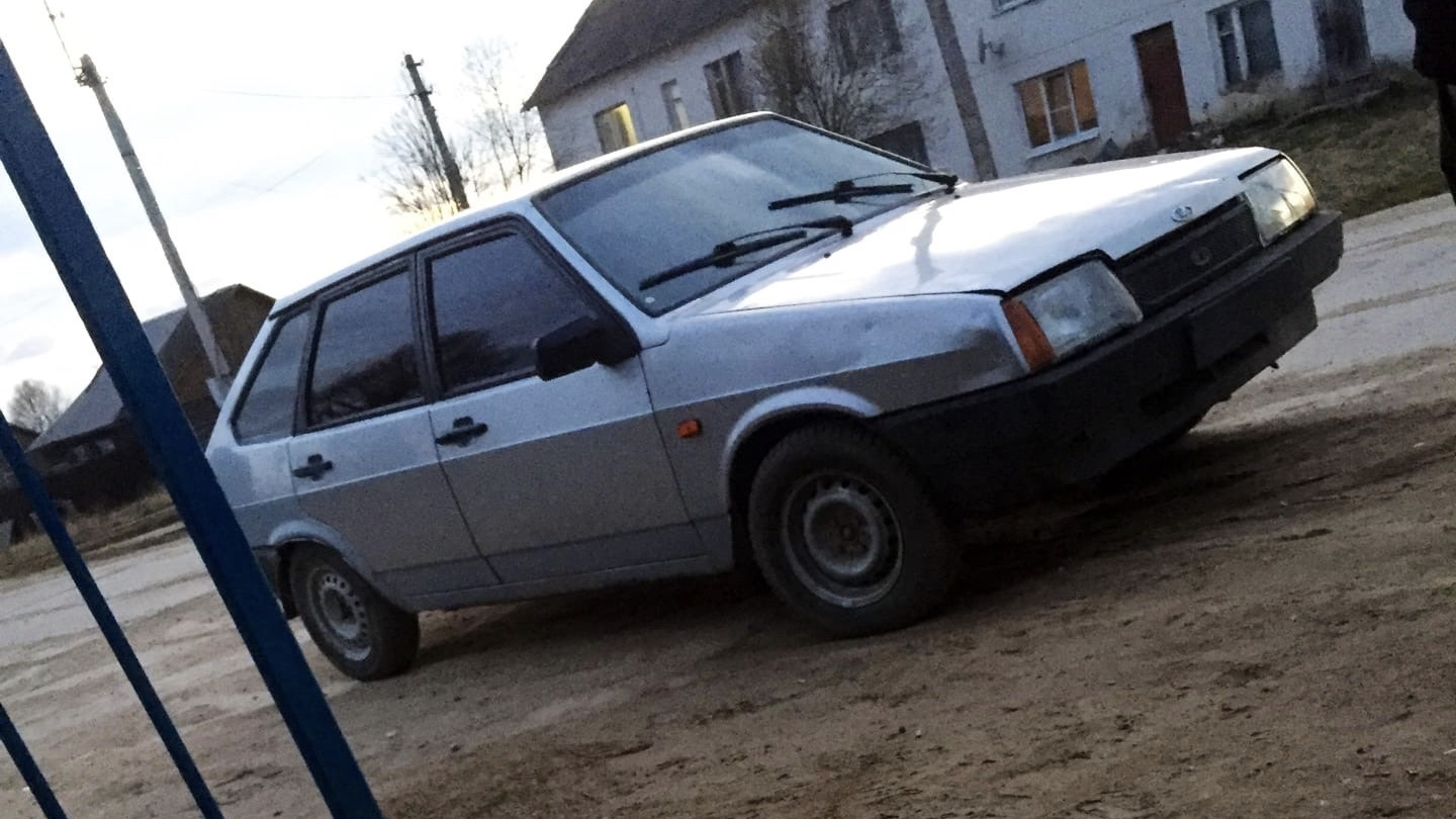 Lada 21093 1.5 бензиновый 2003 | серебристый металлик на DRIVE2