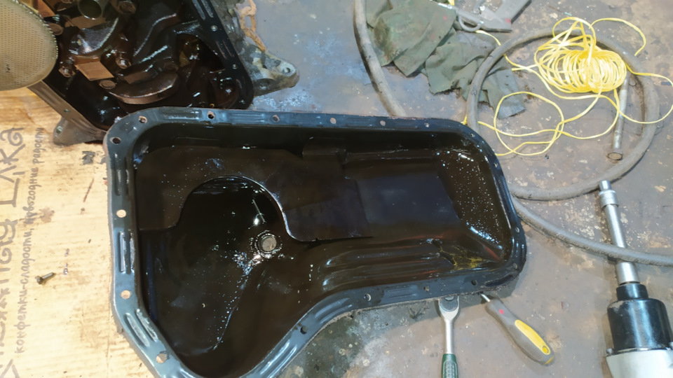 как поменять задний салник коленвала и прокладку поддона — Lada 4x4 3D ...