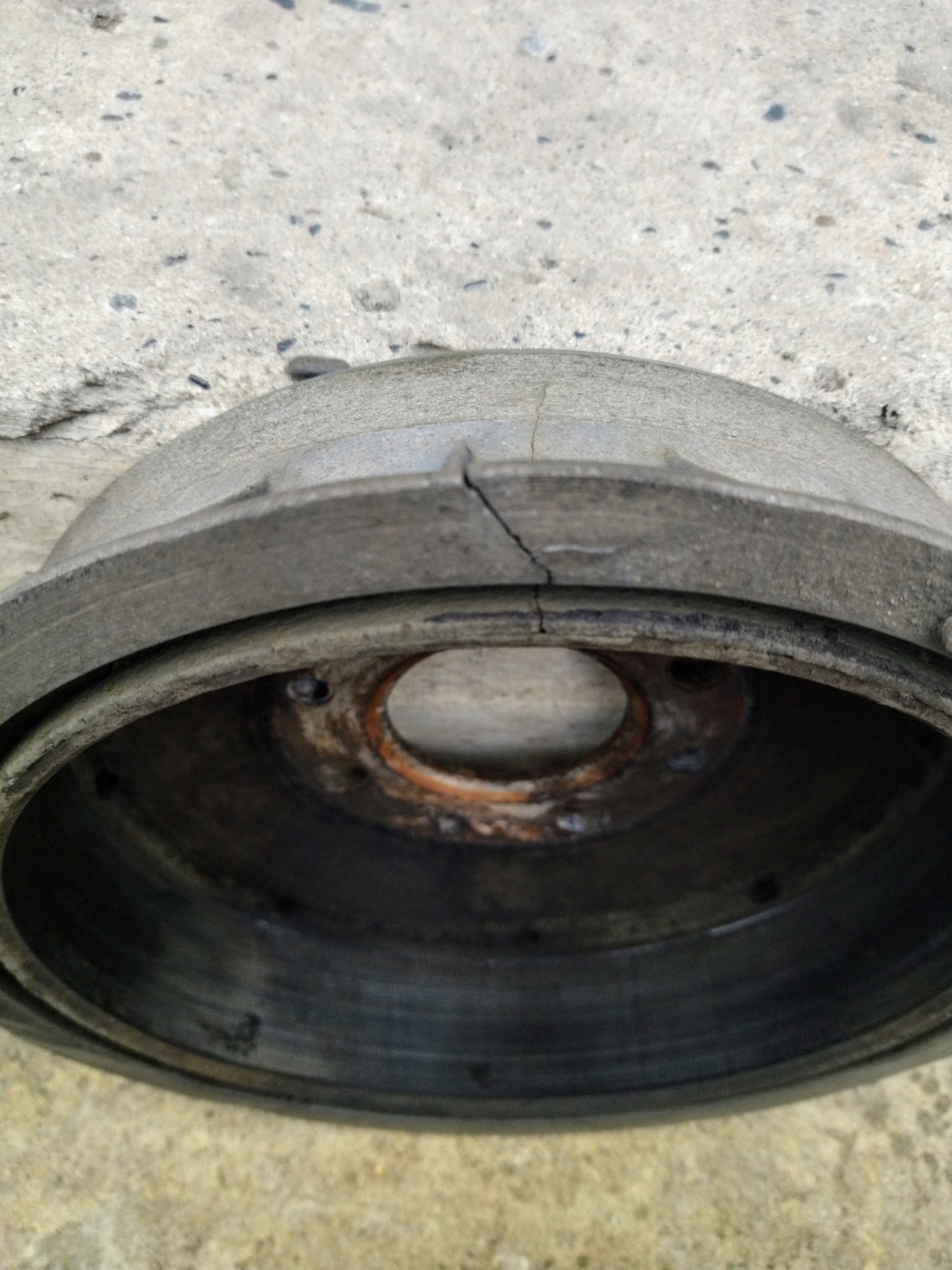 Замена тормозных барабанов — LADA Гранта, 1,6 л., 2012 года | поломка ...