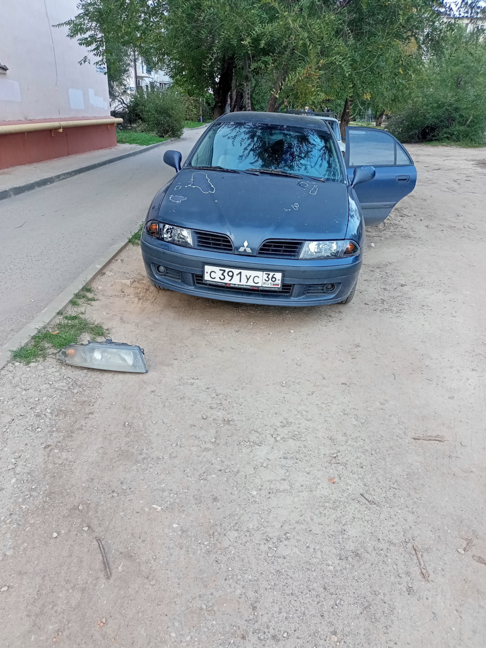 Фары дэпо. — Mitsubishi Carisma, 1,6 л, 2002 года | просто так | DRIVE2