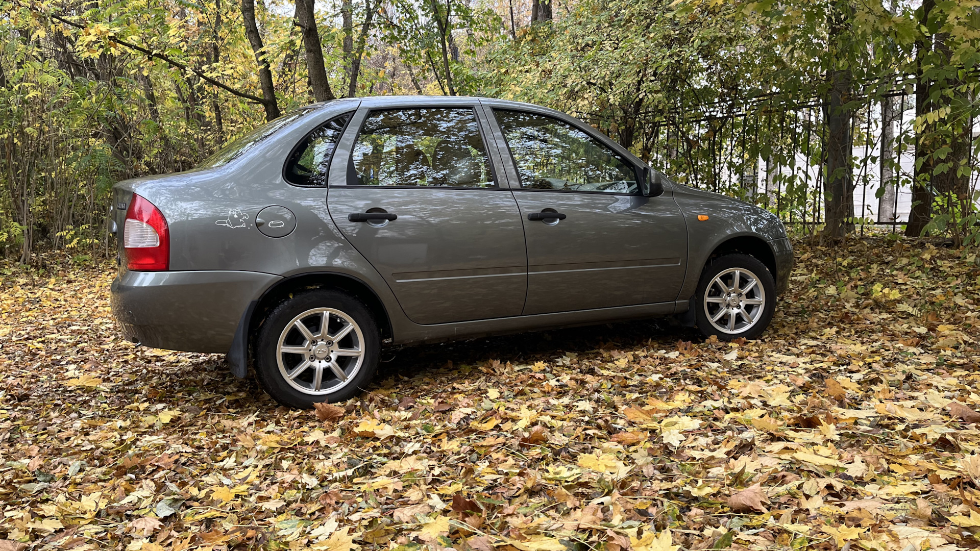 Lada Калина седан 1.6 бензиновый 2010 | Grey cloud М181УЕ26RUS на DRIVE2