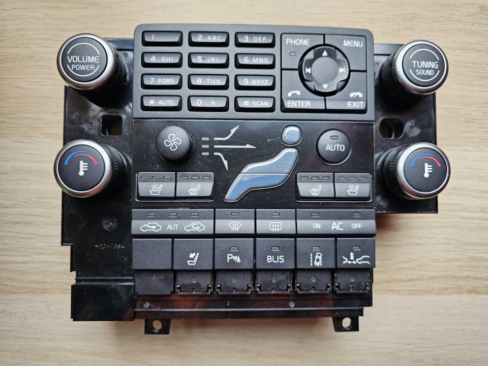 Блок управления климатом на Volvo V70 III, Volvo XC60 (1G), Volvo XC70 ...