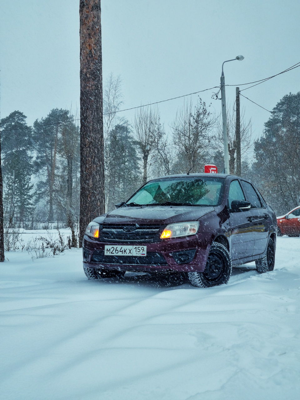 Газовый упор капота — Lada Гранта (1G), 1,6 л, 2013 года | тюнинг | DRIVE2
