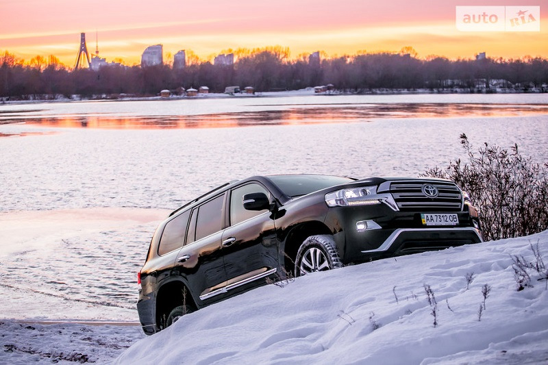 Toyota Land Cruiser 200 Winter