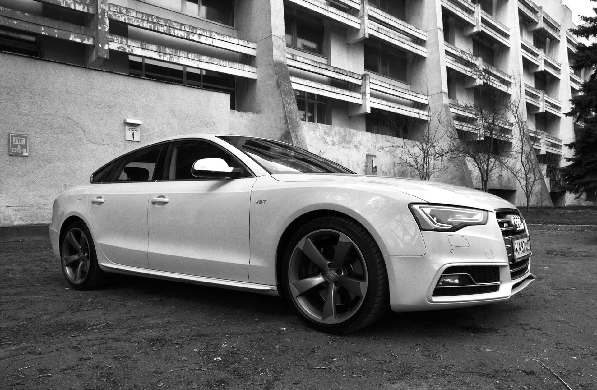 audi-s5-sportback-1g-3-2012