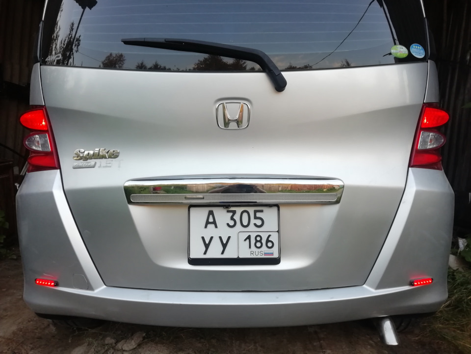 Общий вид — Honda Freed Spike