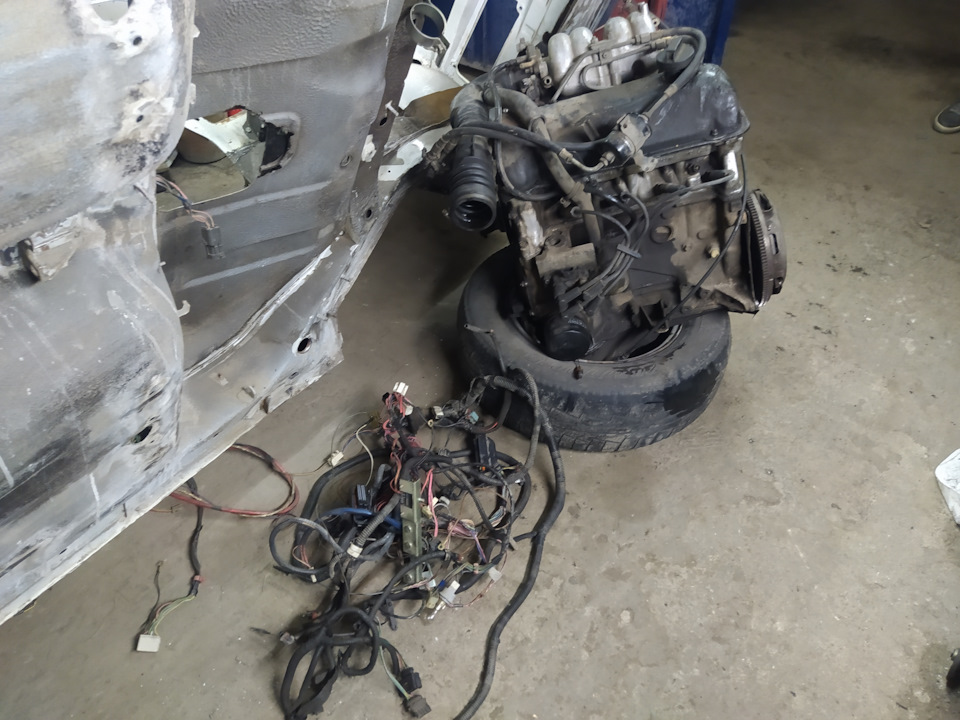 Покупка инжектора, мини-эстакадки, замена колдуна на 2120, антикор, и ...