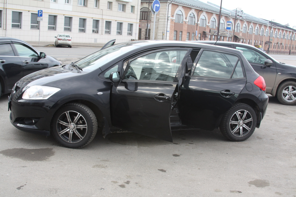 Фото в бортжурнале Toyota Auris (1G)