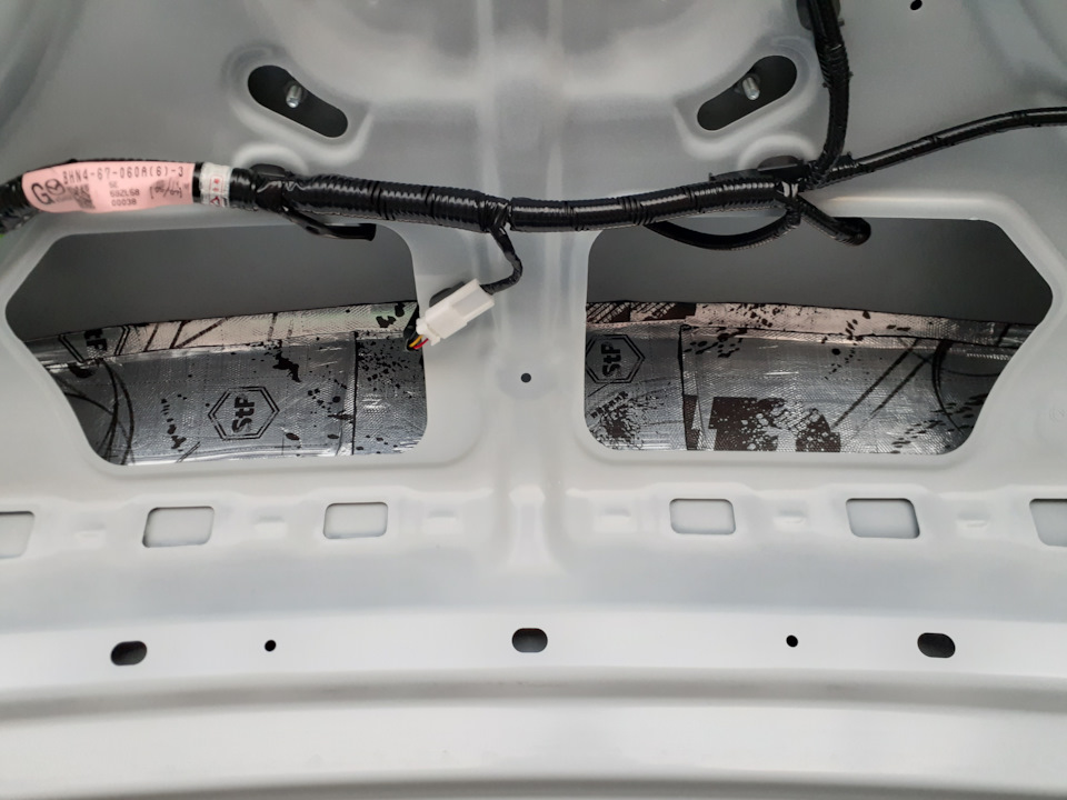 Дополнительный стоп-сигнал в крышке багажника — Nissan Qashqai (1G), 2 ...