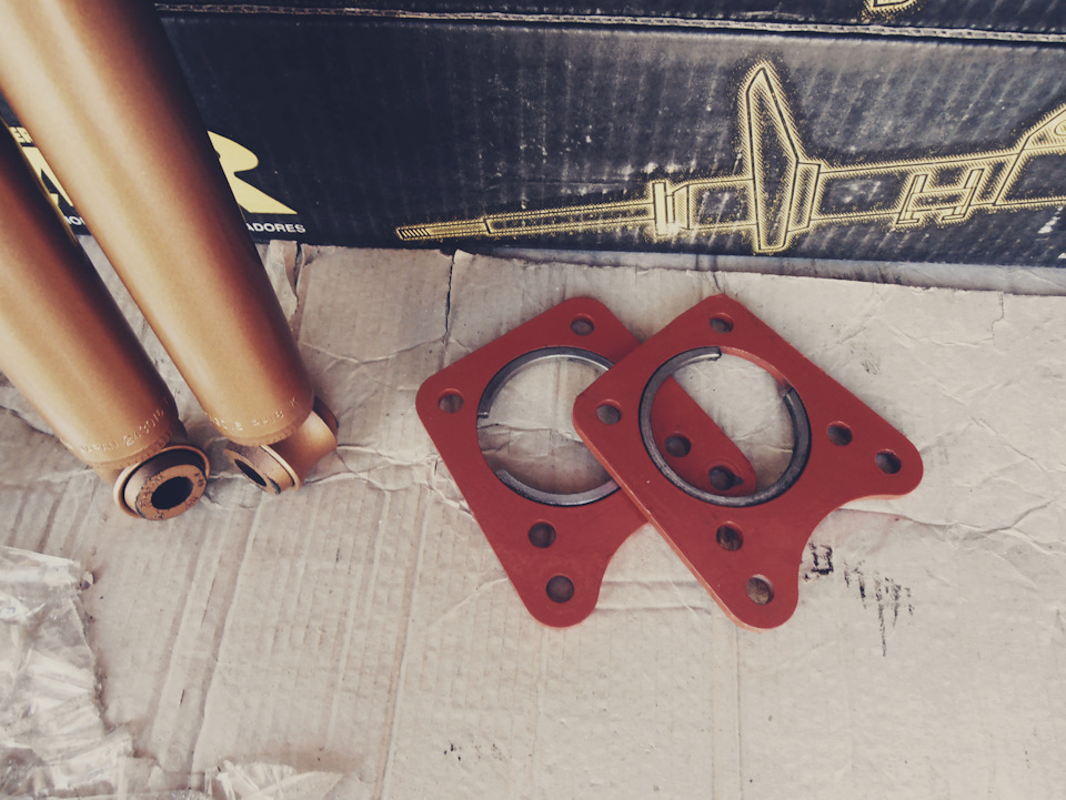 За одно и проставки заказал у человека под задние дисковые тормоза. — Lada 21011