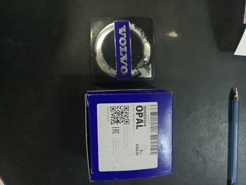 30655104 ЭМБЛЕМА 'VOLVO' РЕШЕТКИ РАДИАТОРА Volvo | Запчасти на DRIVE2