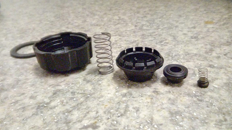 Пробка расширительного бачка — УАЗ Patriot, 2,7 л, 2014 года | своими ...