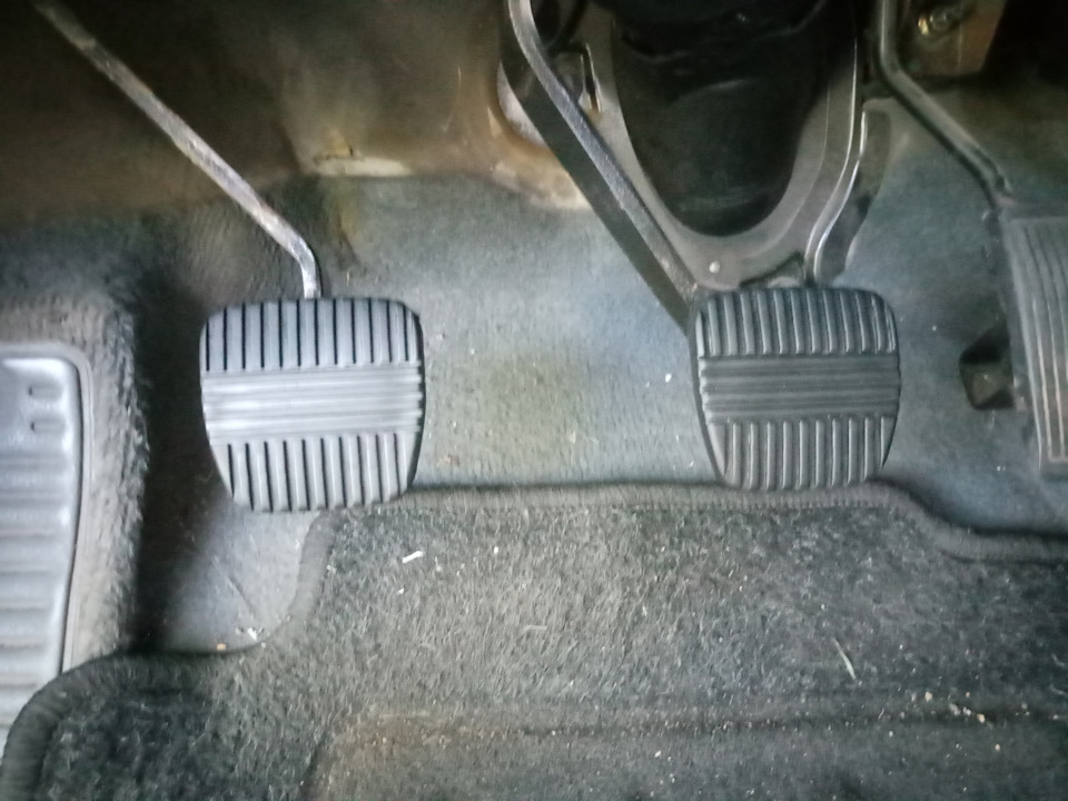 Датчик педали ниссан альмера классик. Накладки педалей nissan almera g15. замена накладки на педали газа нива. как заменить резинку на педали газа альмера классик.