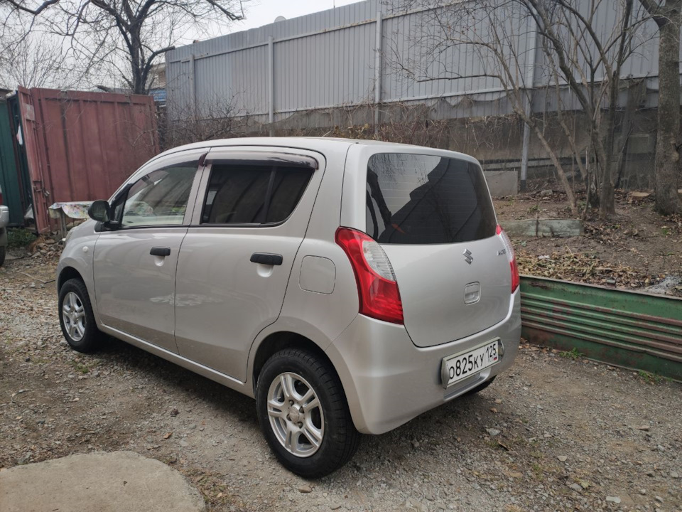 Малолитражка Suzuki Alto 800