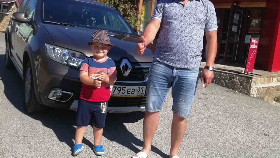 Конденсат с правой стороны в багажнике — Renault Logan Stepway, 1,6 л ...