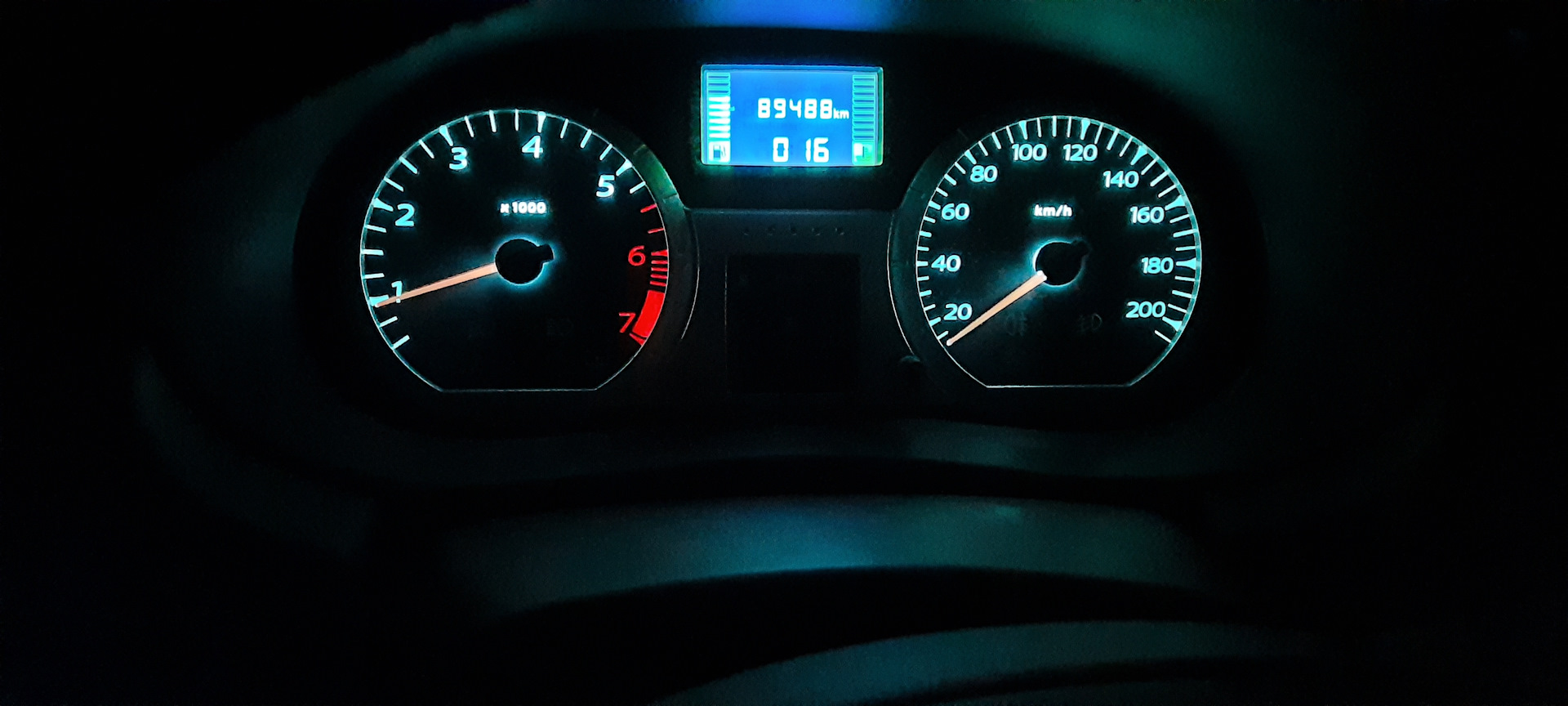 настроить часы на ларгусе панели приборов