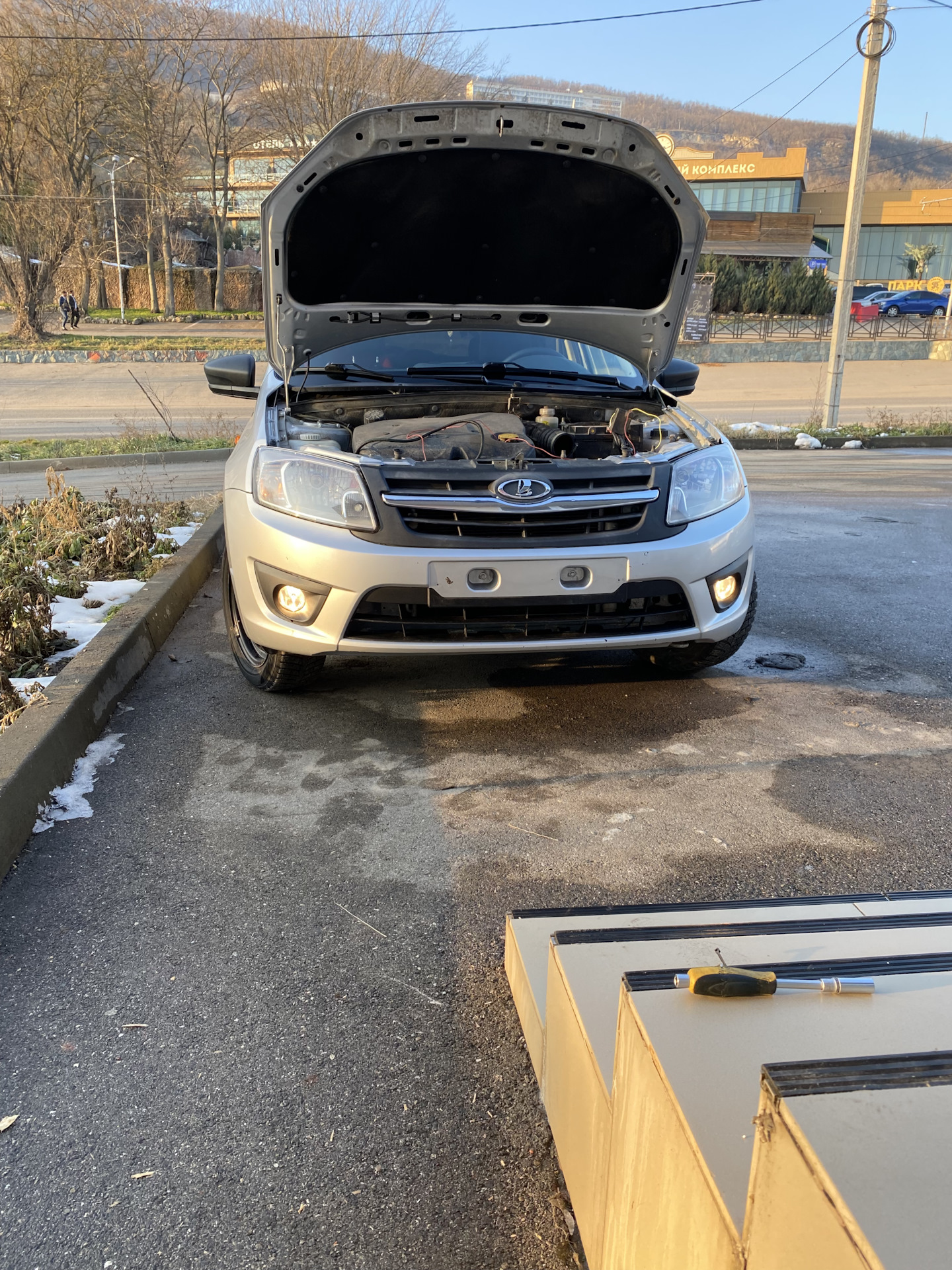 Установка ПТФ. Разница птф 1118 и 2190 — Lada Гранта лифтбек, 1,6 л ...