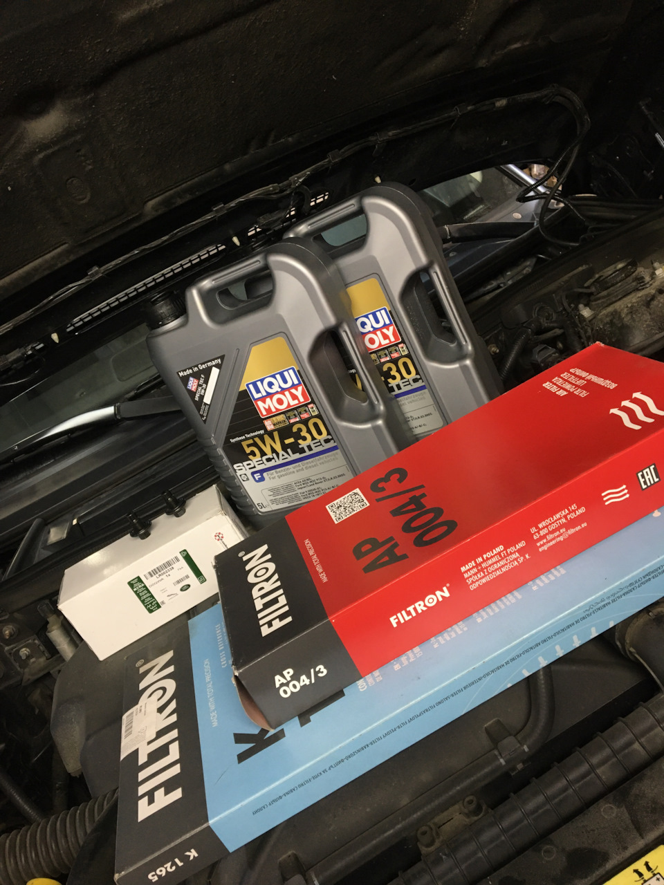 Замена масла ДВС — Land Rover Range Rover (3G), 3,6 л., 2010 года ...