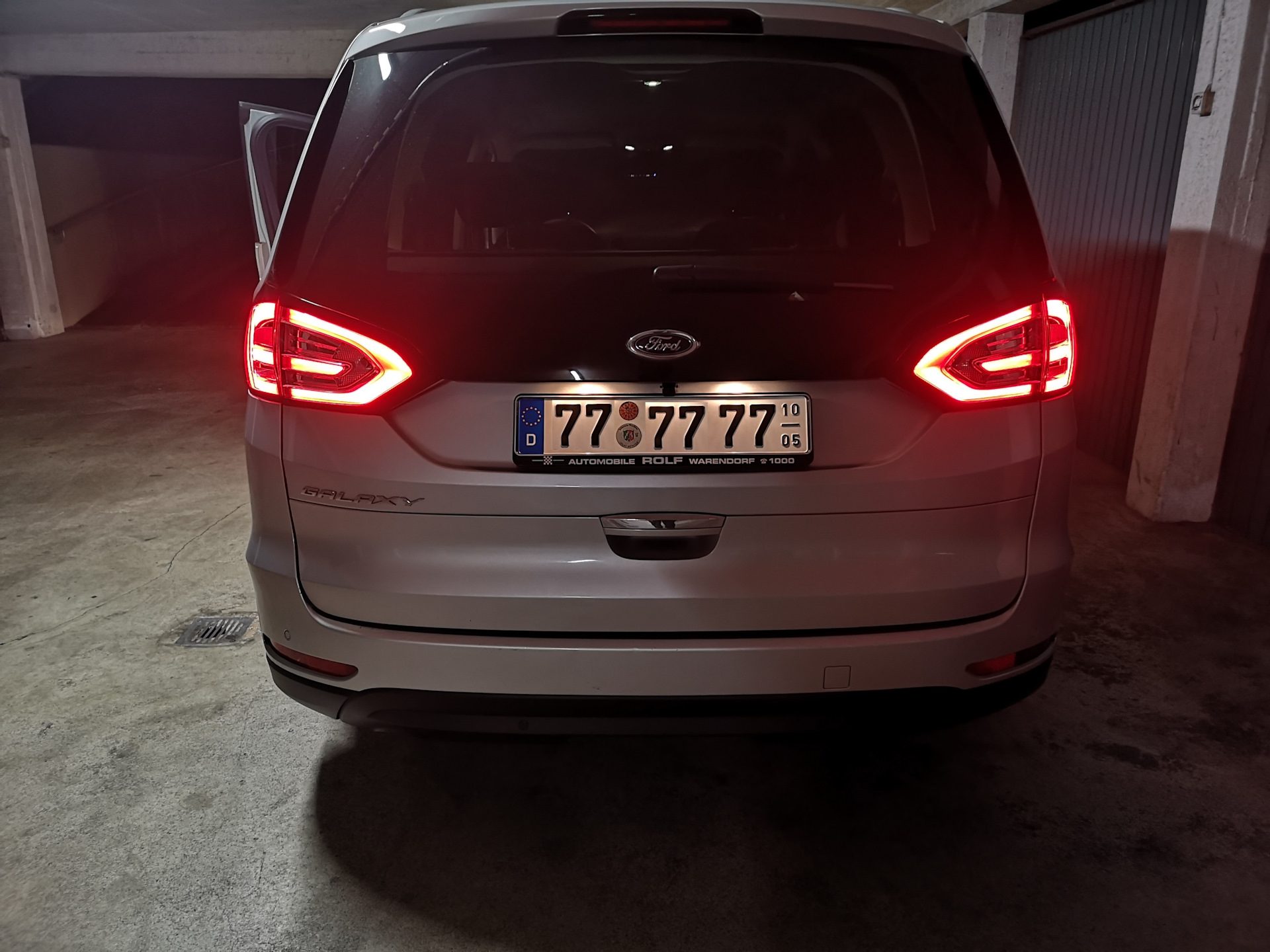 Установил камеру заднего хода. — Ford Galaxy (Mk IV), 2 л, 2017 года ...