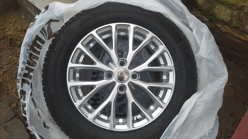 Подготовка к лету, колеса — Hyundai Solaris (2G), 1,6 л, 2021 года ...