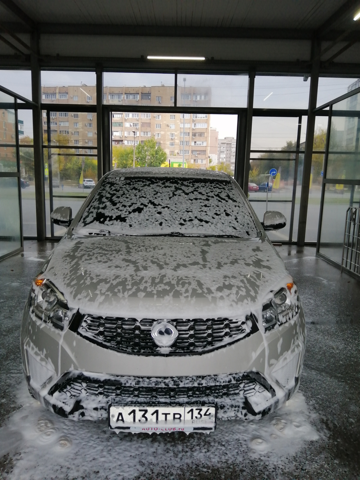Замена задней подушки двигателя — SsangYong Actyon (2G), 2 л, 2013 года ...