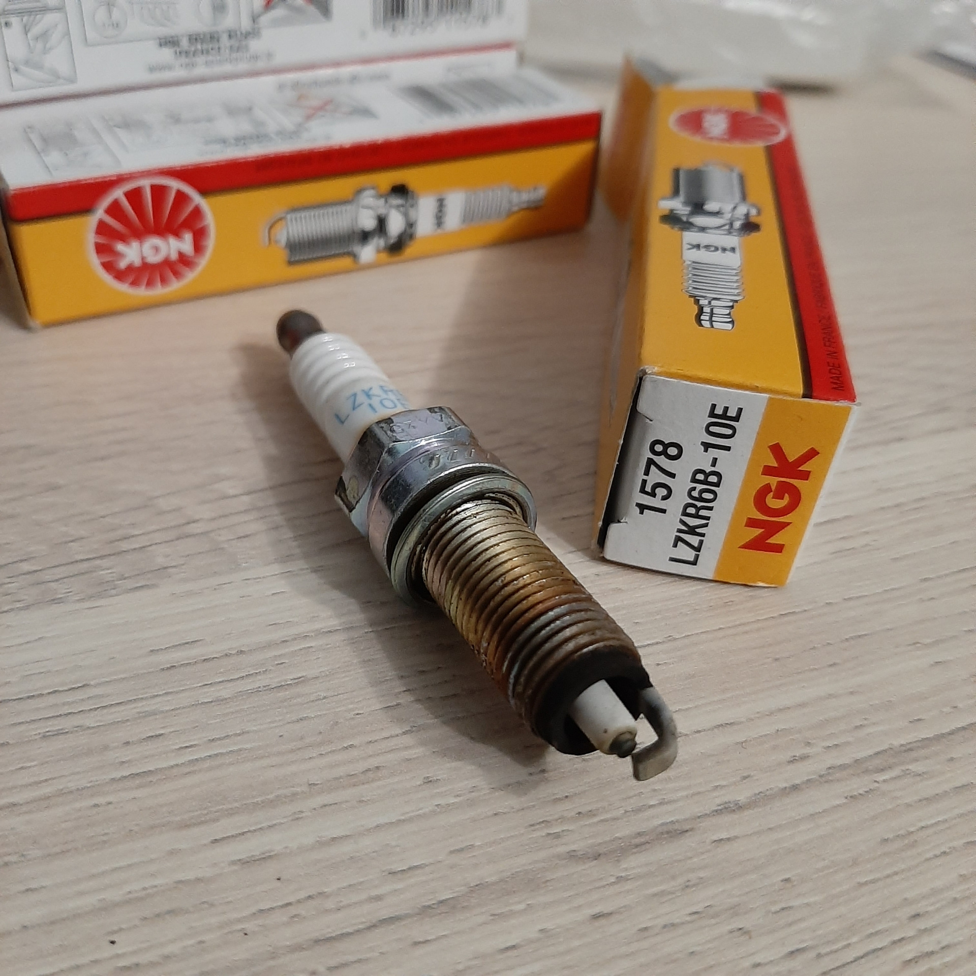 Lzkr6b10e