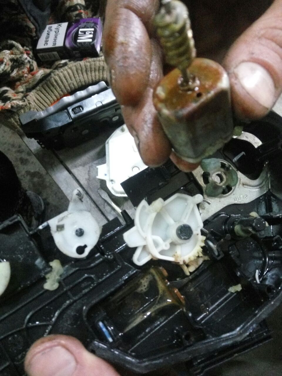 Замерзает замок водительской двери — Volkswagen Passat US, 2,5 л, 2013 ...